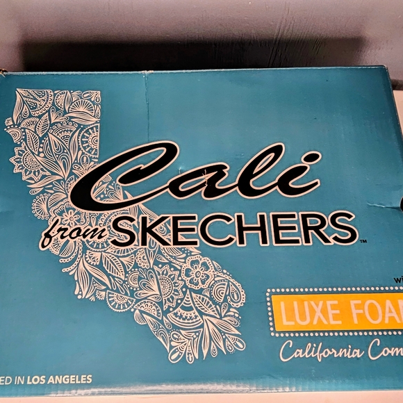 Skechers Women's Beverlee Delicate Glow Sandal. Size 11 - Picture 4 of 7